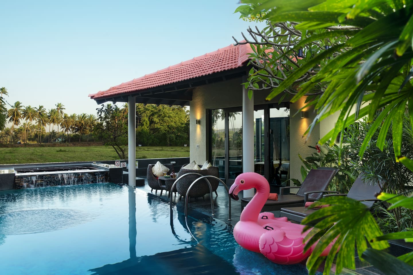 Tropical Breeze, Bali style villa with private pool in Baga
